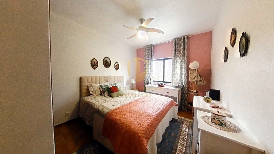 Moradia T4 para Venda em Quarteira Foto 12