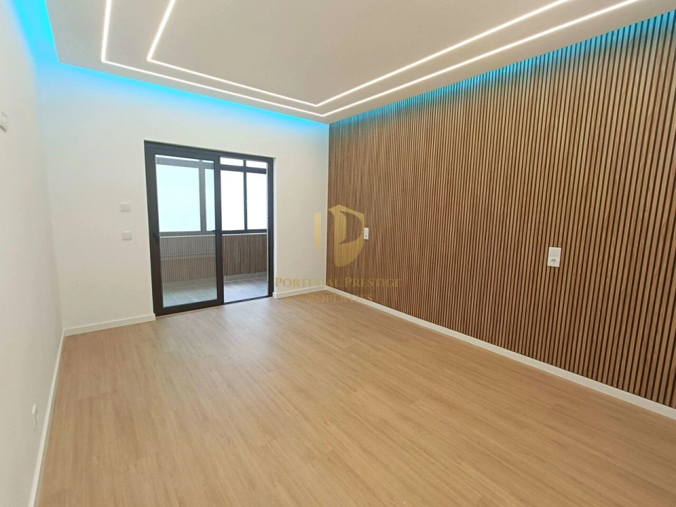 Apartamento T3 para Venda em Quarteira Foto 3