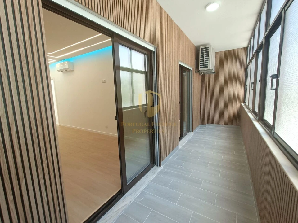 Apartamento T3 para Venda em Quarteira Foto 4
