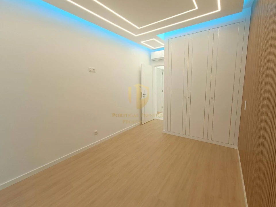 Apartamento T3 para Venda em Quarteira Foto 29