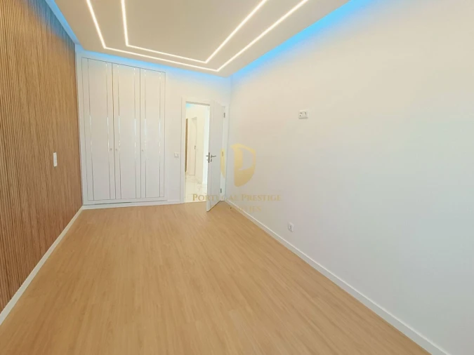 Apartamento T3 para Venda em Quarteira Foto 17