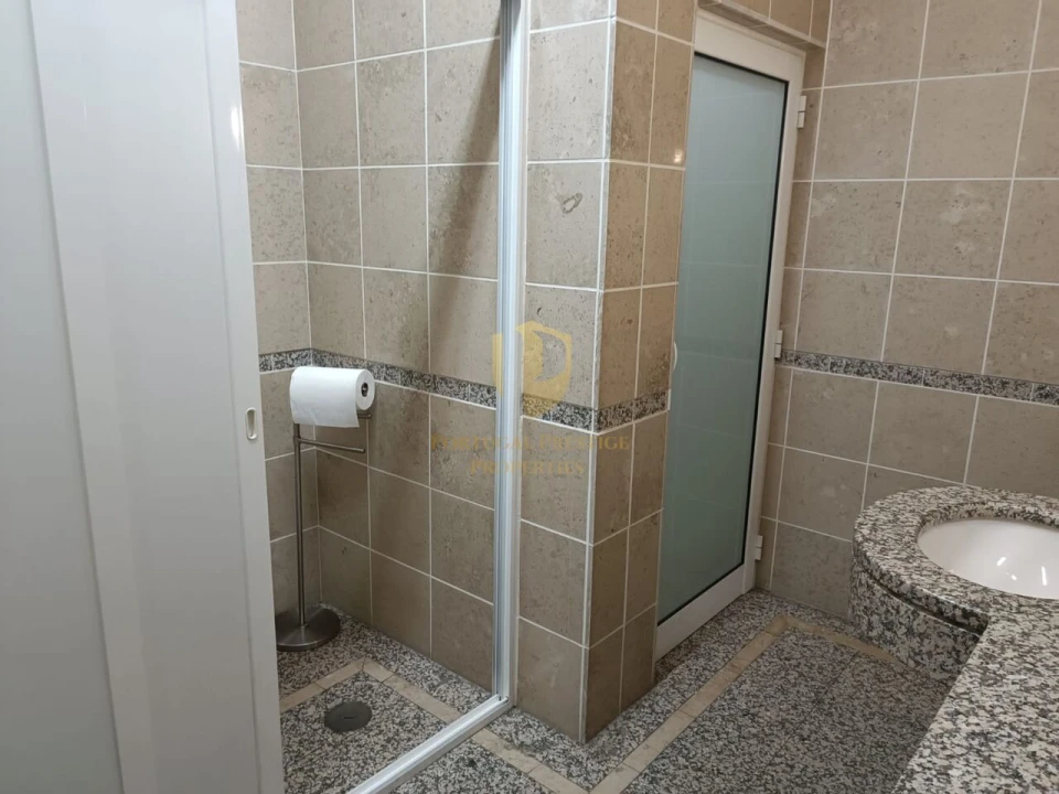 Armazém para Venda em Vila Real de Santo Antonio Foto 18