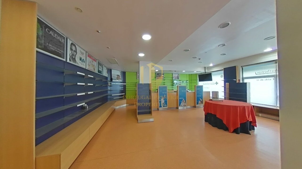 Loja para Venda em Olhão Foto 4