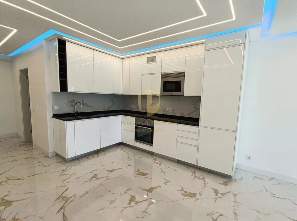 Apartamento T2 para Venda em Quarteira Foto 3