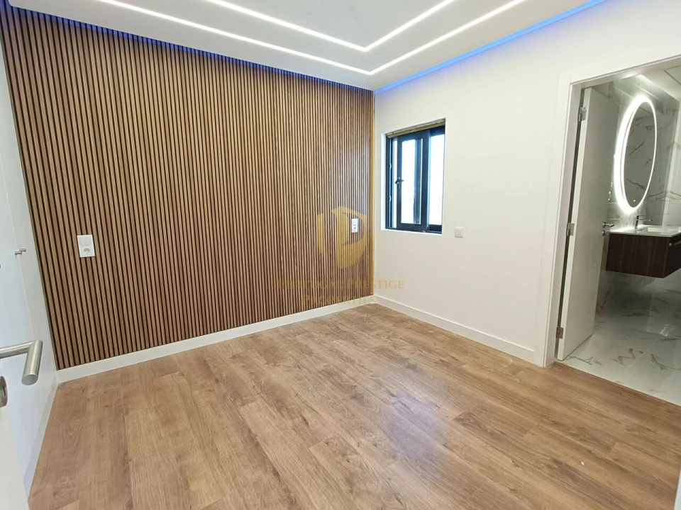 Apartamento T2 para Venda em Quarteira Foto 17
