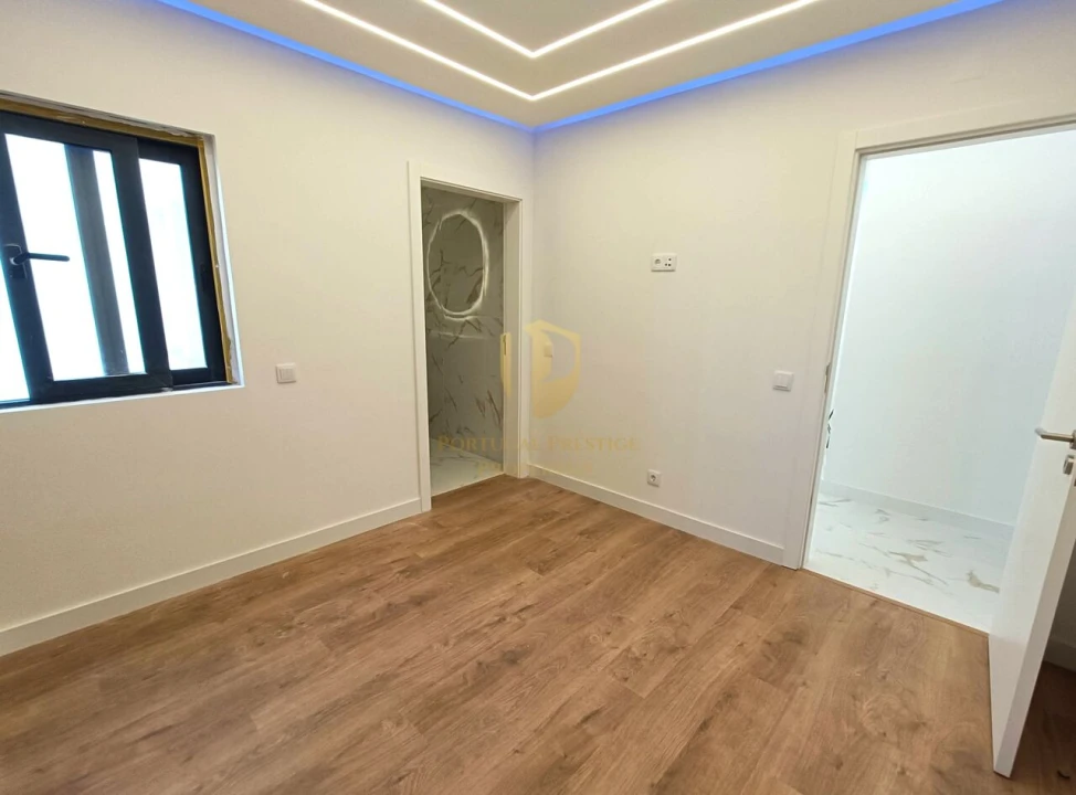 Apartamento T2 para Venda em Quarteira Foto 18