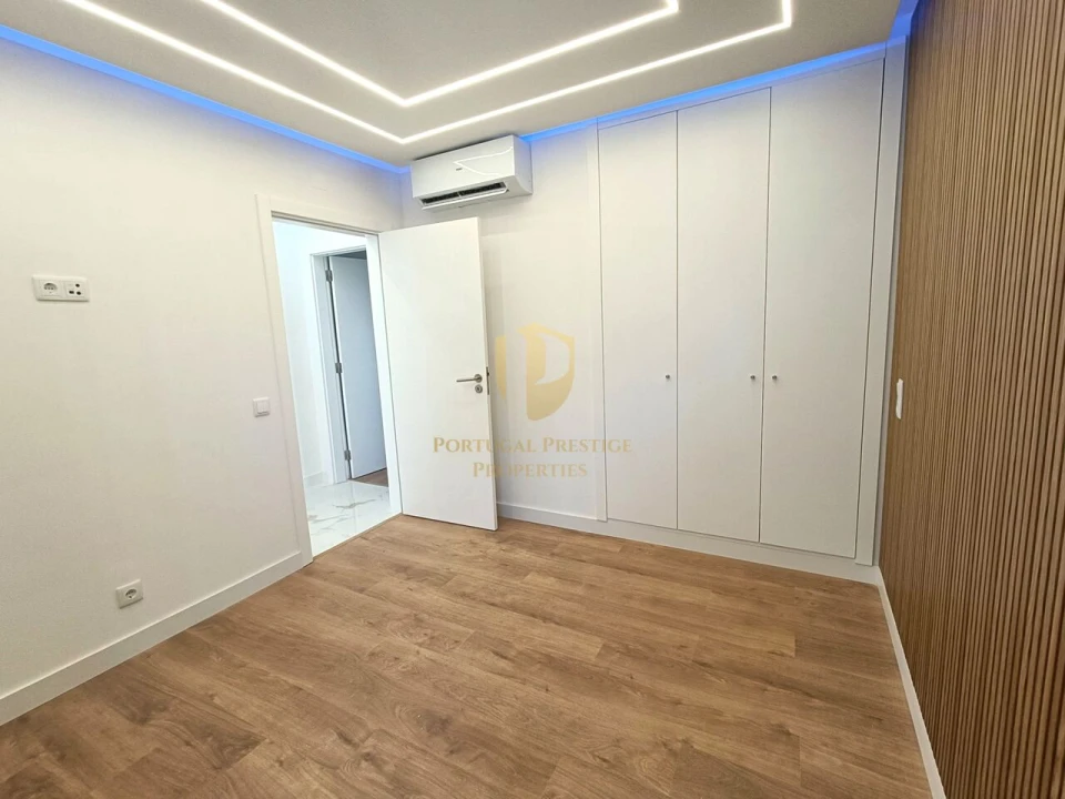 Apartamento T2 para Venda em Quarteira Foto 2