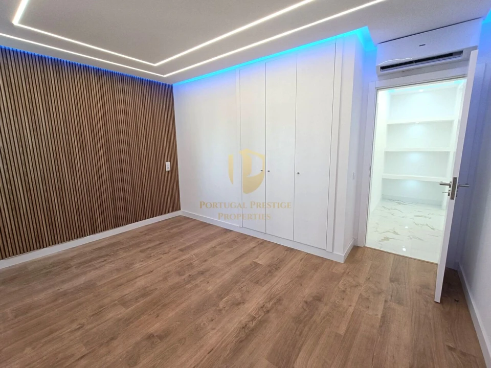 Apartamento T2 para Venda em Quarteira Foto 25