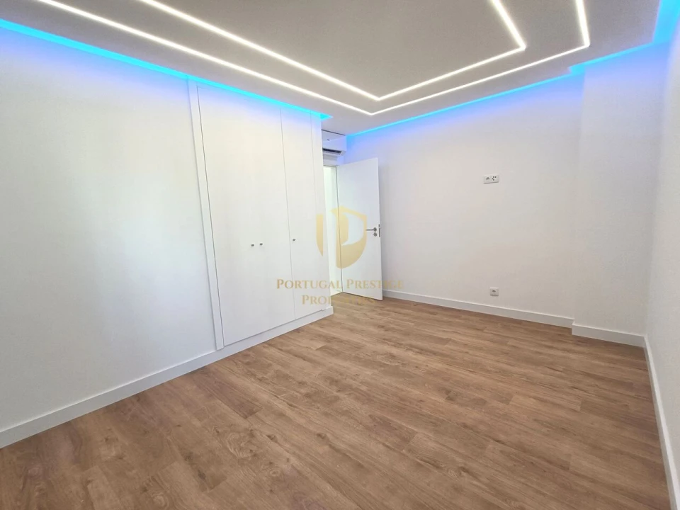 Apartamento T2 para Venda em Quarteira Foto 24