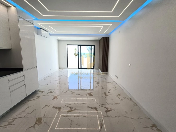 Apartamento T2 para Venda em Quarteira Foto 29