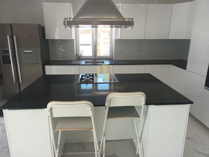 Moradia T5 para Venda em Portimão Foto 13