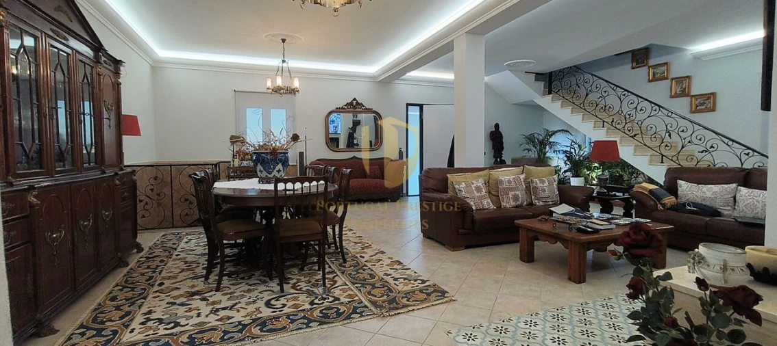 Moradia T5 para Venda em Loule (São Sebastião) Foto 2