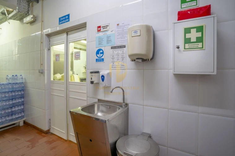 Armazém para Venda em Vila Real de Santo Antonio Foto 67