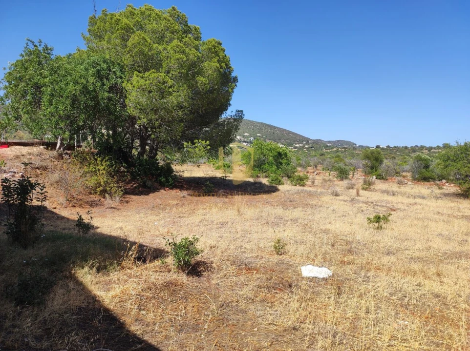 Moradia T2 para Venda em Santa Barbara de Nexe Foto 42