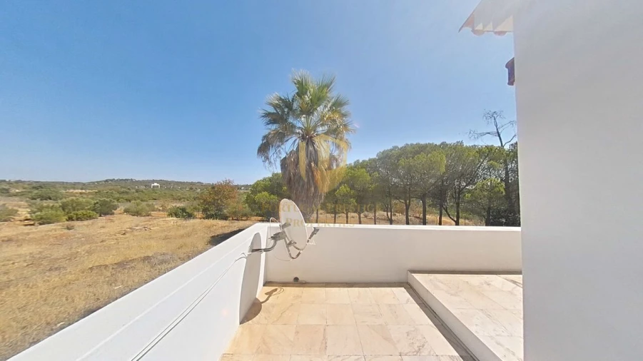 Moradia T2 para Venda em Santa Barbara de Nexe Foto 34