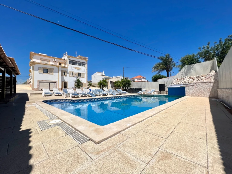 Moradia T12 para Venda em Albufeira e Olhos de Água Foto 1