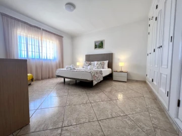 Moradia T12 para Venda em Albufeira e Olhos de Água