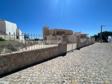 Moradia T12 para Venda em Albufeira e Olhos de Água