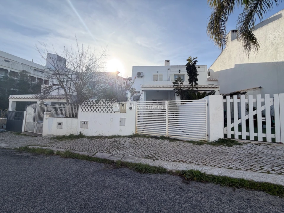 Moradia T2 para Venda em Albufeira e Olhos de Água Foto 2