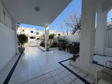Moradia T2 para Venda em Albufeira e Olhos de Água