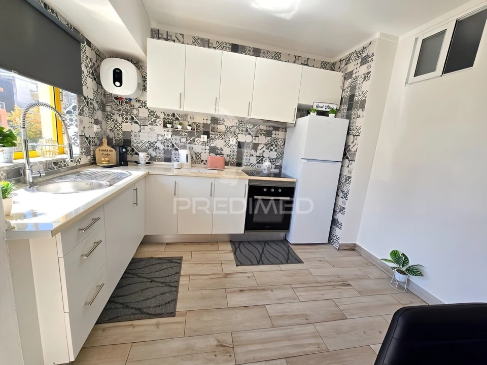 Apartamento T2 para Venda em Portimão Foto 5