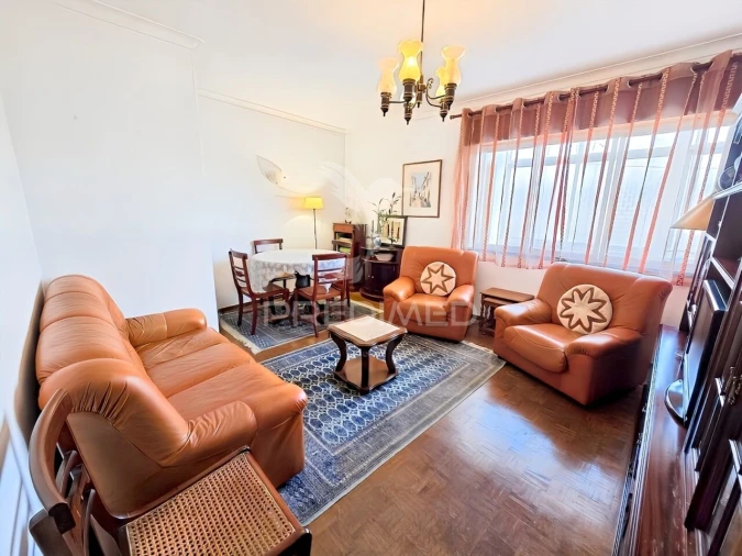 Apartamento T4 para Venda em Alvor Foto 1