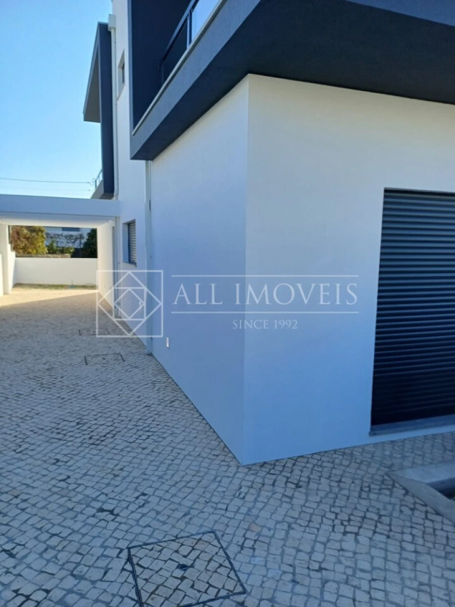 Moradia T3 para Venda em Fernao Ferro Foto 36
