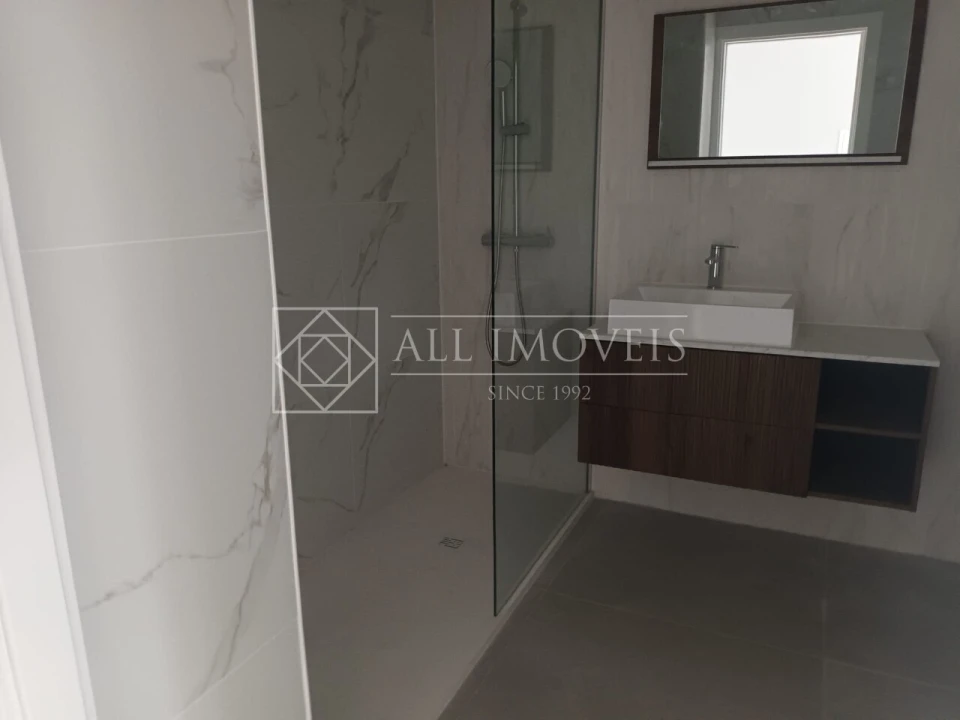 Apartamento T2 para Venda em Quinta do Conde Foto 11