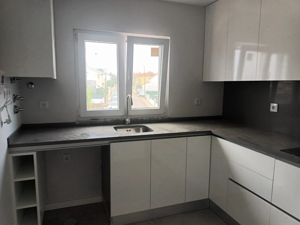 Apartamento T2 para Venda em Quinta do Conde Foto 2