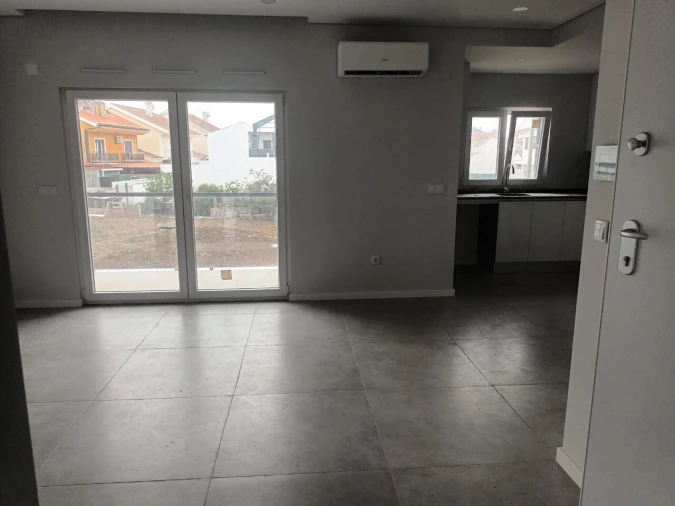 Apartamento T2 para Venda em Quinta do Conde Foto 4