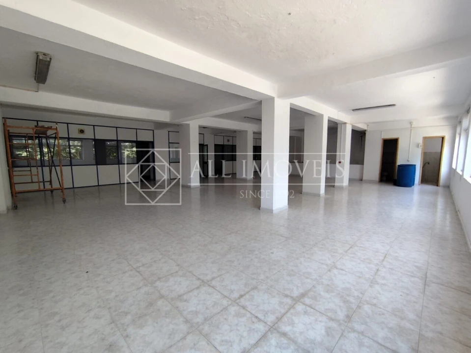 Armazém para Venda em Amora Foto 6