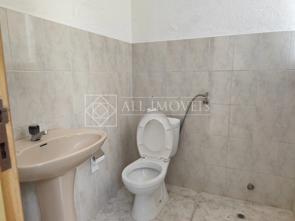 Armazém para Venda em Amora Foto 9