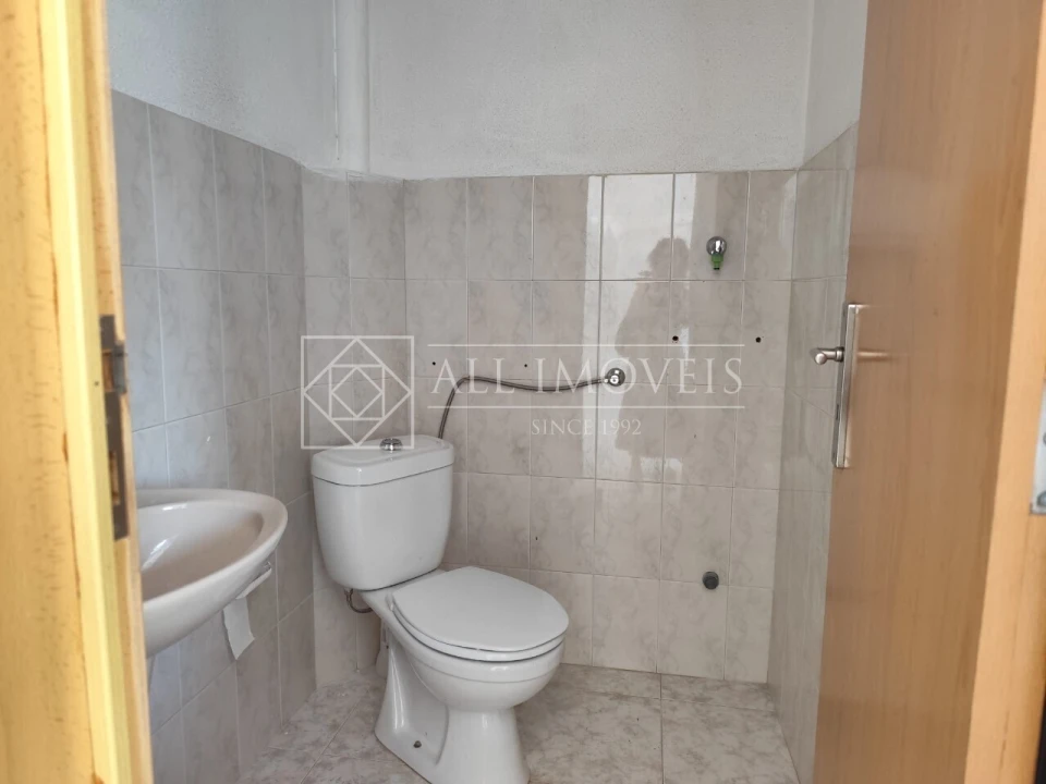 Armazém para Venda em Amora Foto 10