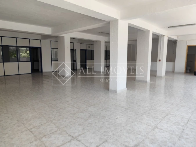 Armazém para Venda em Amora Foto 7