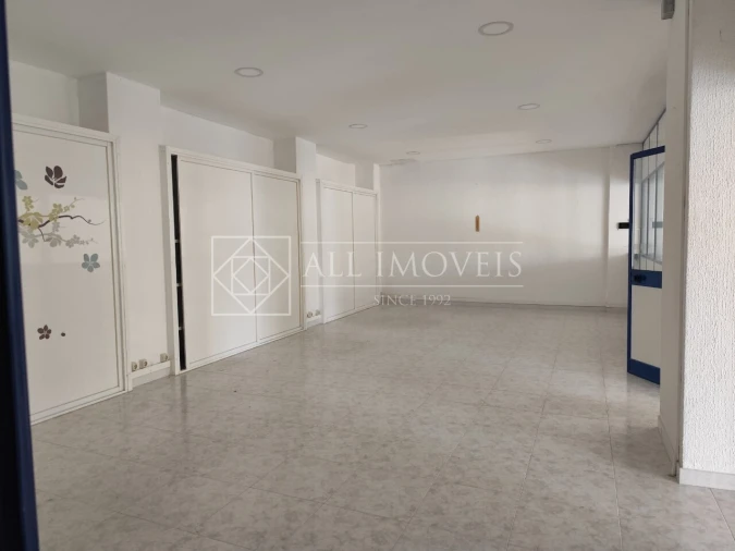 Armazém para Venda em Amora Foto 8