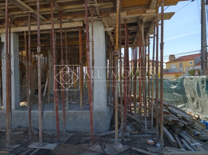 Moradia T4 para Venda em Fernao Ferro Foto 4