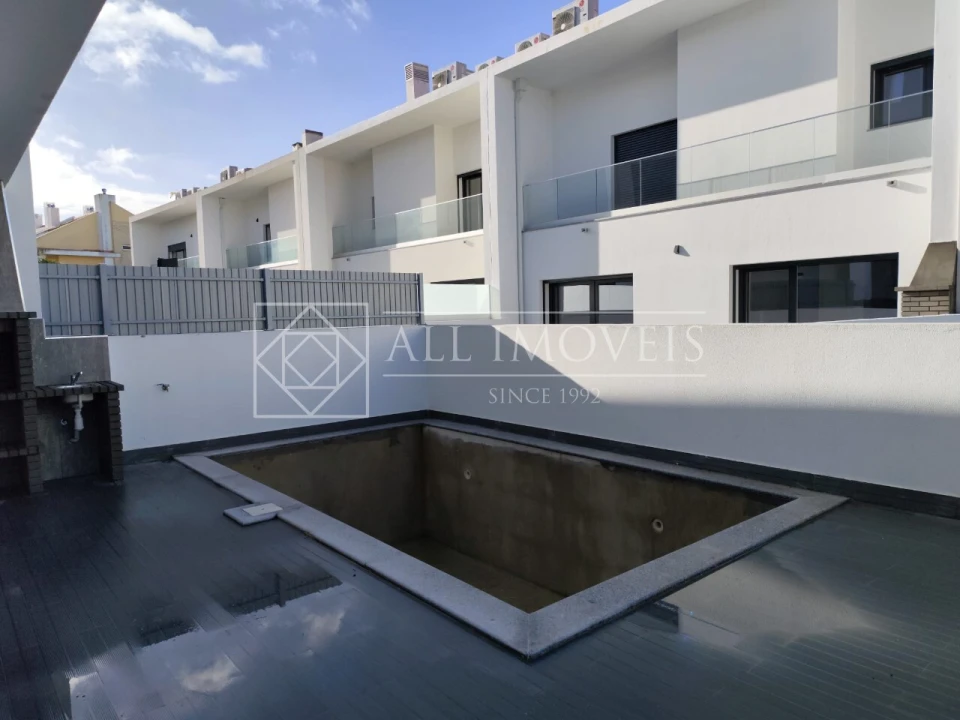 Moradia T4 para Venda em Alcochete Foto 2