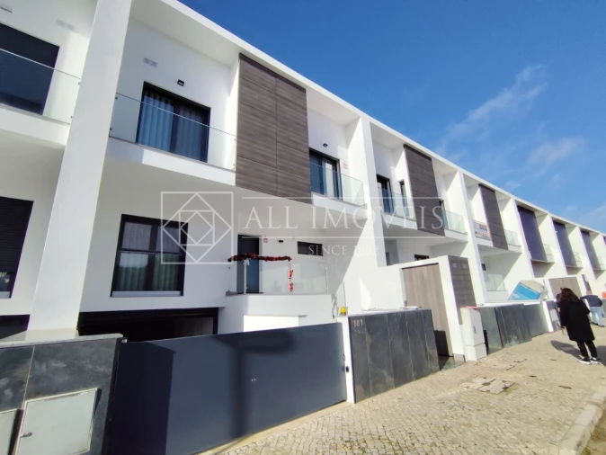 Moradia T4 para Venda em Alcochete Foto 48