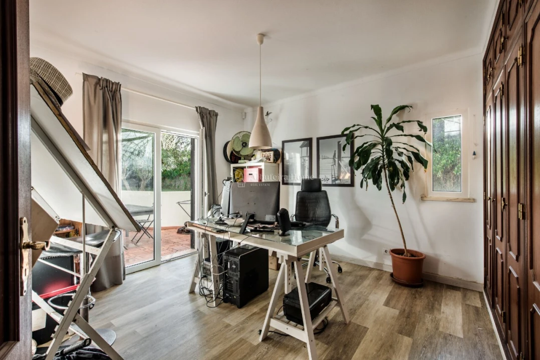 Moradia T4 para Venda em Porches Foto 49