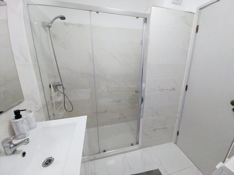 Apartamento T1 para Venda em Albufeira e Olhos de Água Foto 8