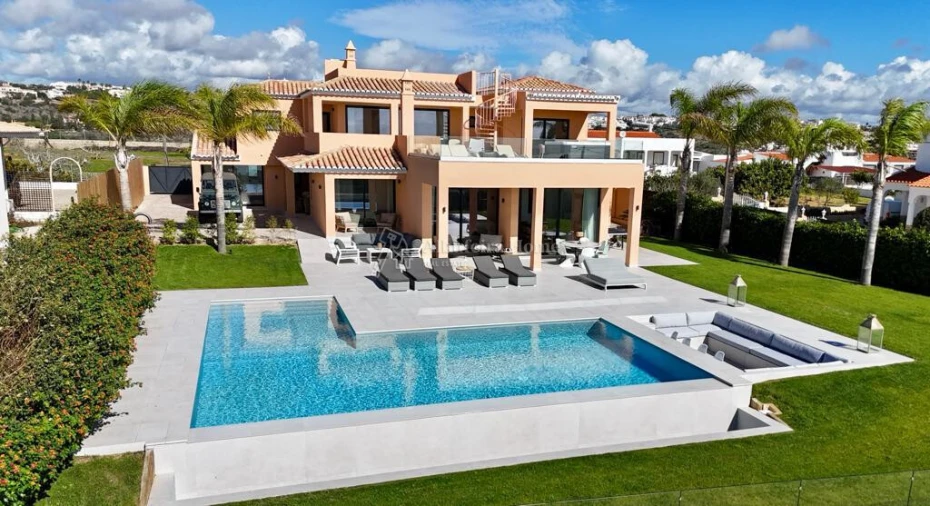 Moradia T6 para Venda em Albufeira e Olhos de Água Foto 7