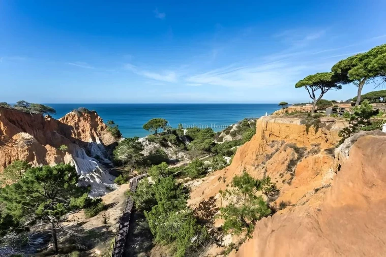 Moradia T3 para Venda em Albufeira e Olhos de Água