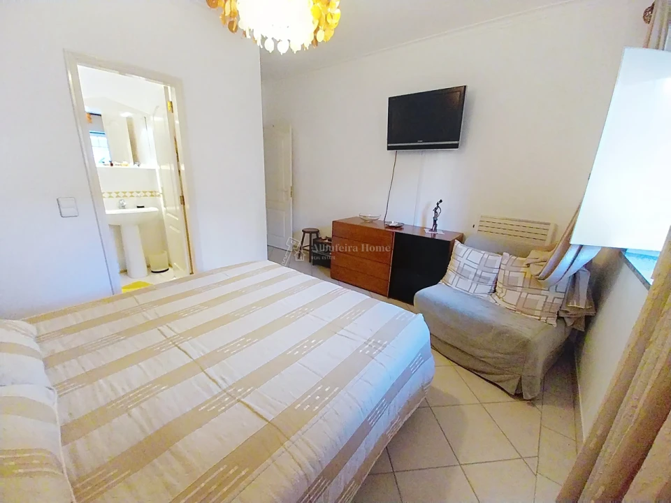 Apartamento T2 para Venda em Albufeira e Olhos de Água Foto 11