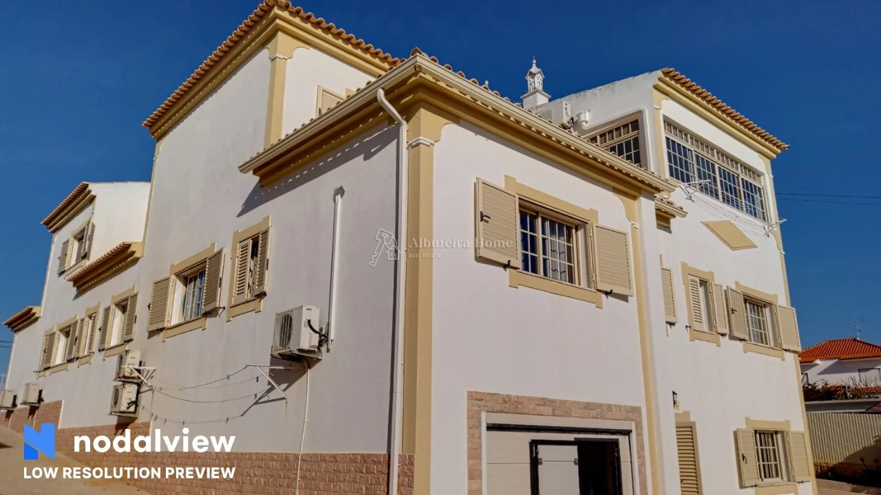 Moradia T14 para Venda em Albufeira e Olhos de Água Foto 15