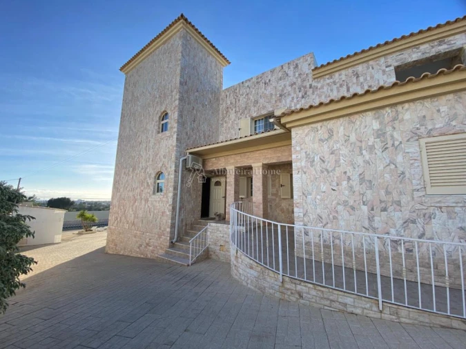 Moradia T14 para Venda em Albufeira e Olhos de Água Foto 10
