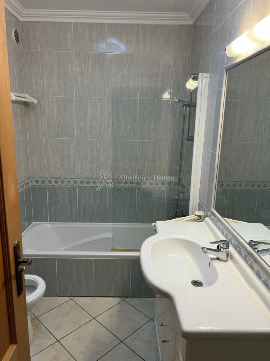 Apartamento T2 para Venda em Albufeira e Olhos de Água Foto 9