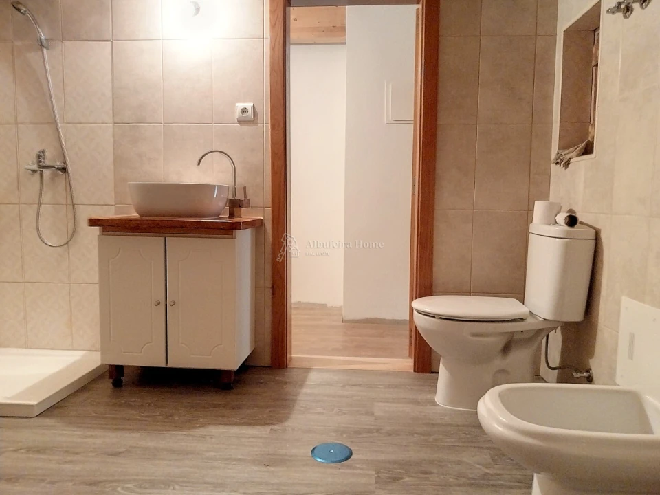 Moradia T5 para Venda em Ferreiras Foto 10