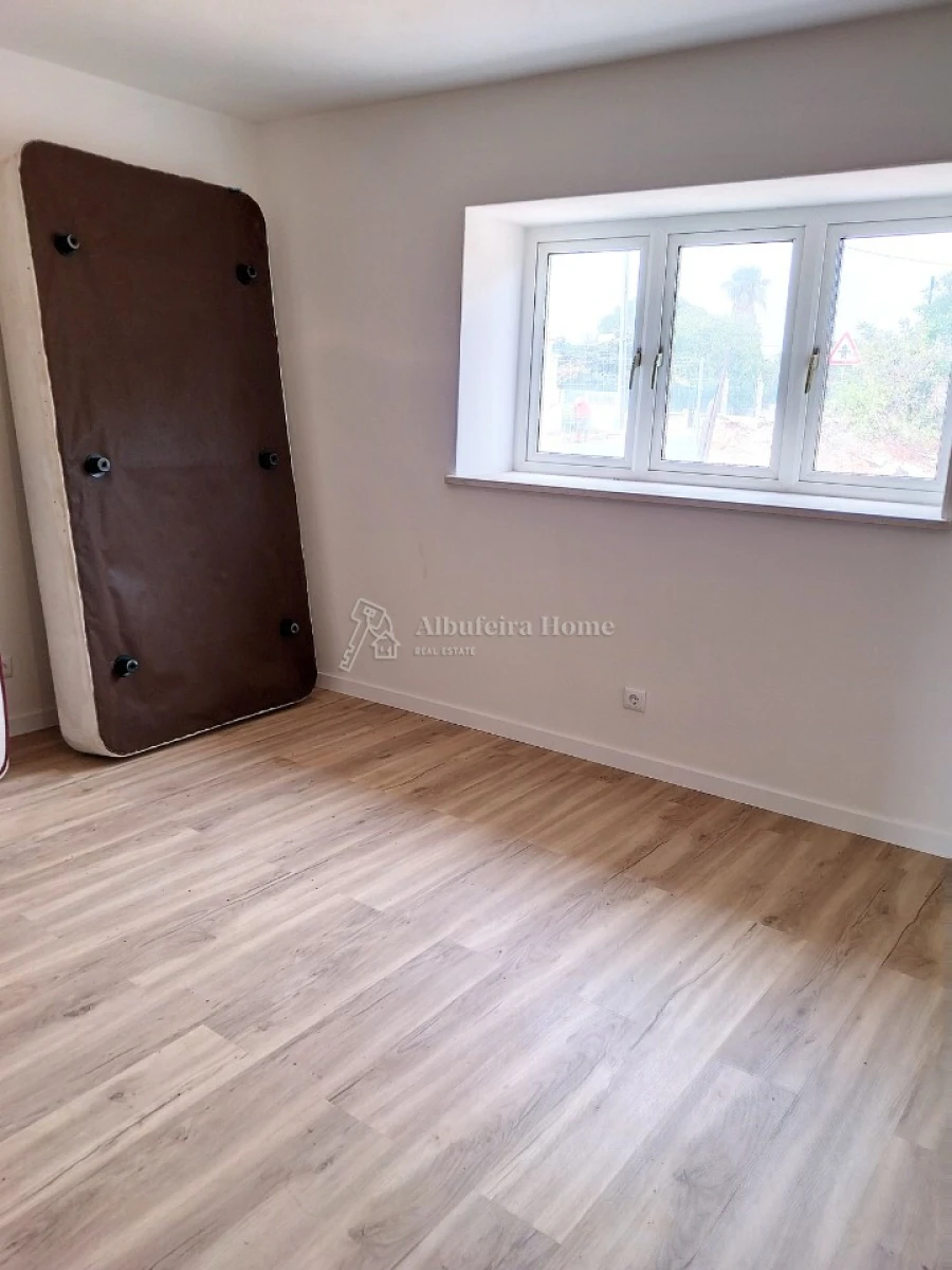 Moradia T5 para Venda em Ferreiras Foto 29