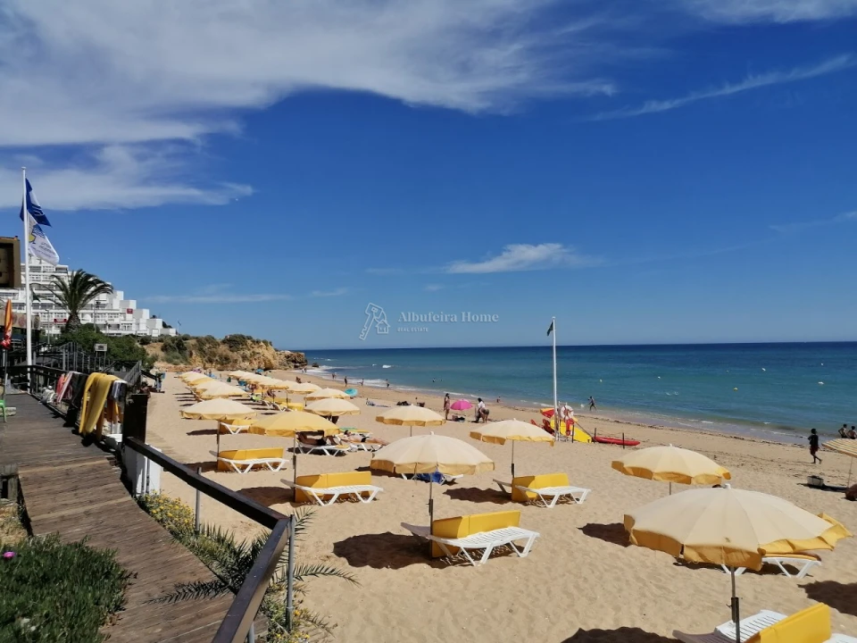 Moradia T3 para Venda em Albufeira e Olhos de Água Foto 1