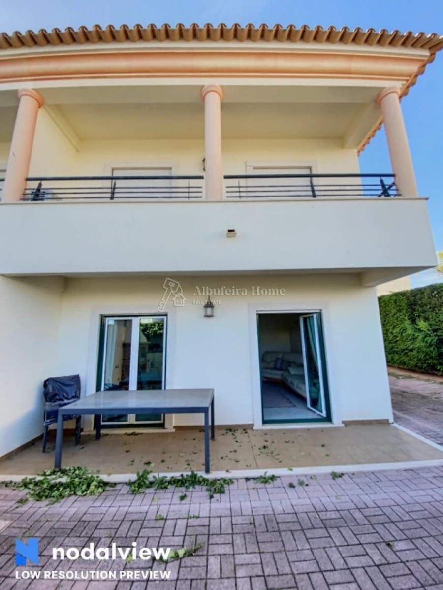 Moradia T3 para Venda em Albufeira e Olhos de Água Foto 3